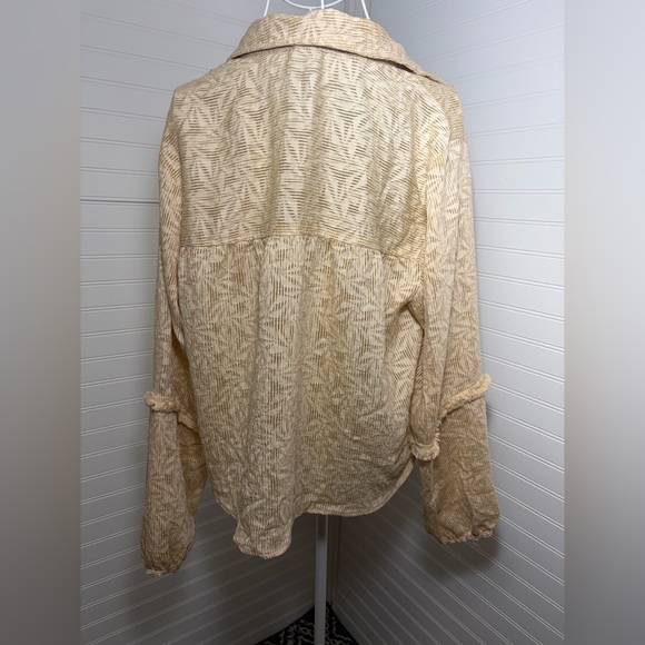 Solitaire Beige Textured Women's Blouse - Picture 6 of 7